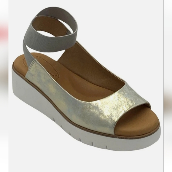 Corso Como Silver/gold Metallic Leather Women's Sandals Size 7.5 NWOT - Picture 5 of 5